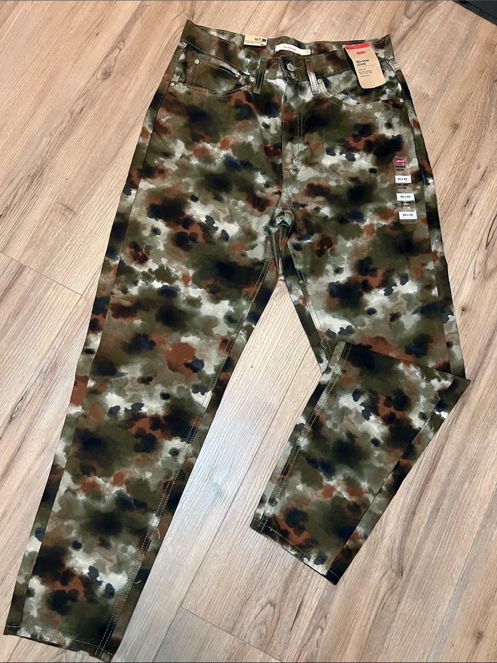 Levi's High Rise Camouflage 80s Mom Jeans in Green, Brown, Black Size 30X30